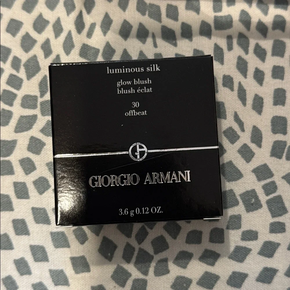 Giorgio Armani Luminous silk glow blush offbeat